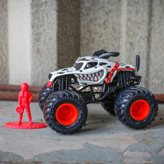 1:64 Monster Mutt Dalmatian Legacy Truck - Series 1